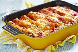 Sfiziosi cannelloni vegan: ragù di soia e besciamella vegetale vi sorprenderanno