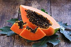 I semi di papaya sono commestibili? Sì, e fanno anche molto bene!